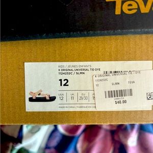 Kids Teva! New without tag!